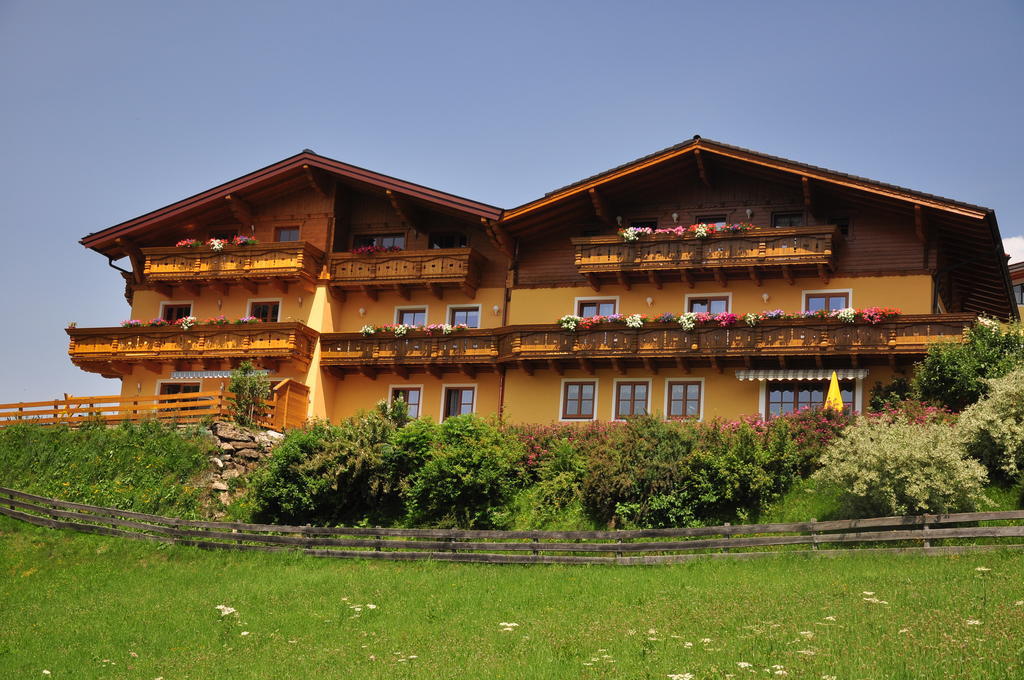 Haus Hoellwart Санкт Йохан им Понгау Екстериор снимка