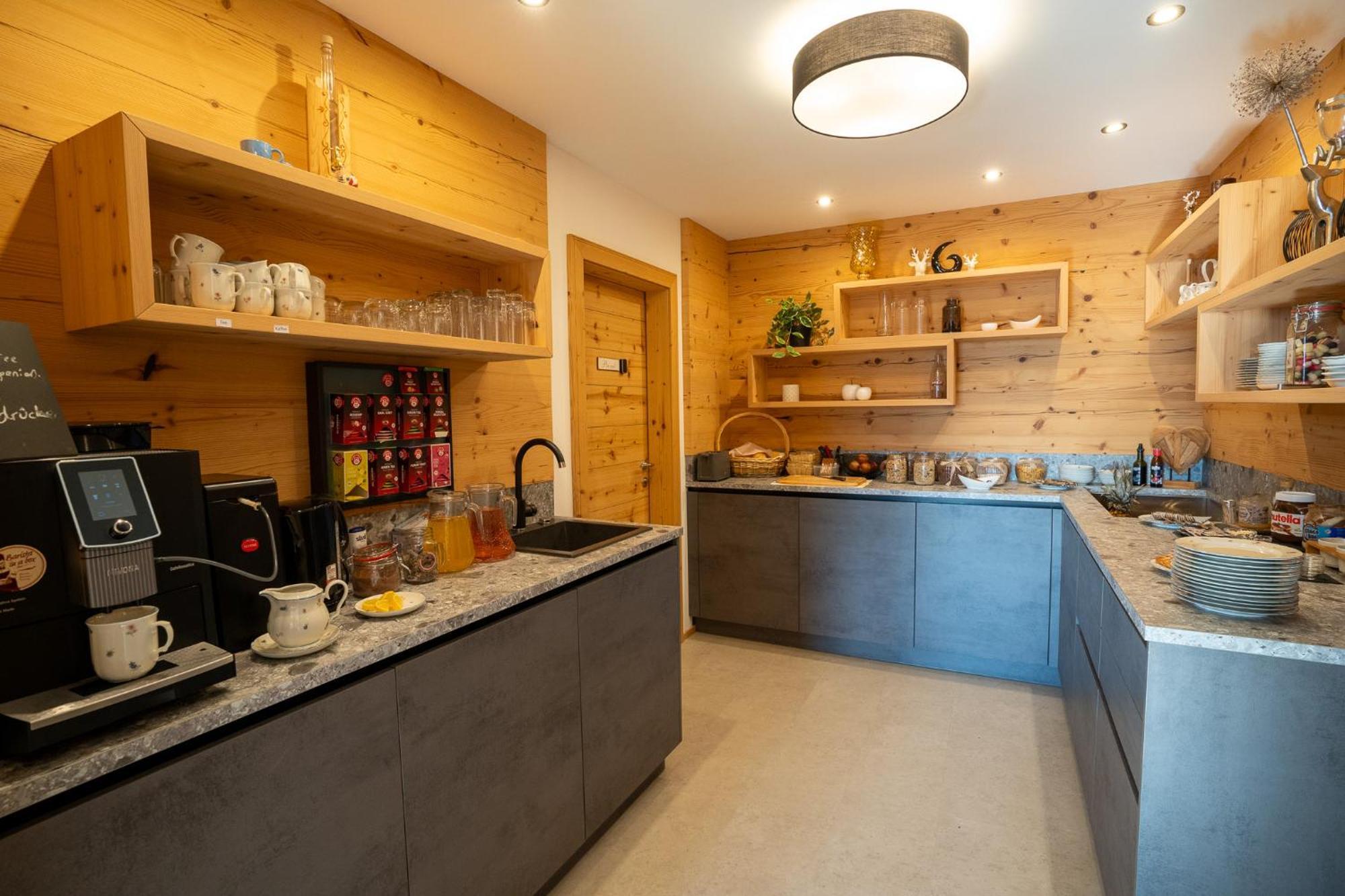 Haus Hoellwart Санкт Йохан им Понгау Екстериор снимка